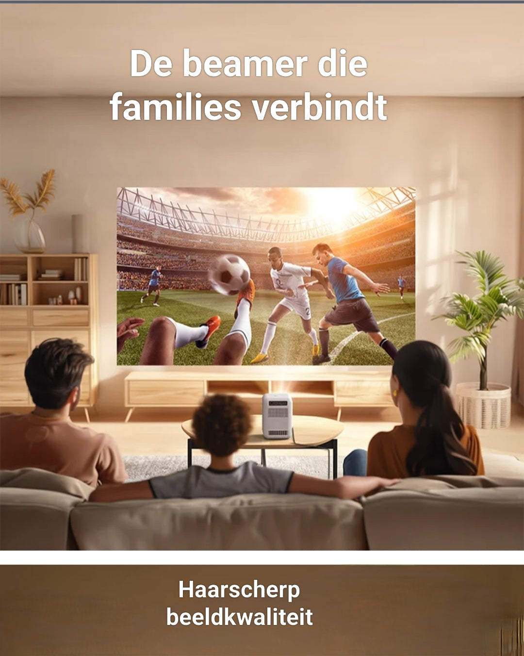 Familie geniet samen van een filmavond met een Full HD beamer in de woonkamer